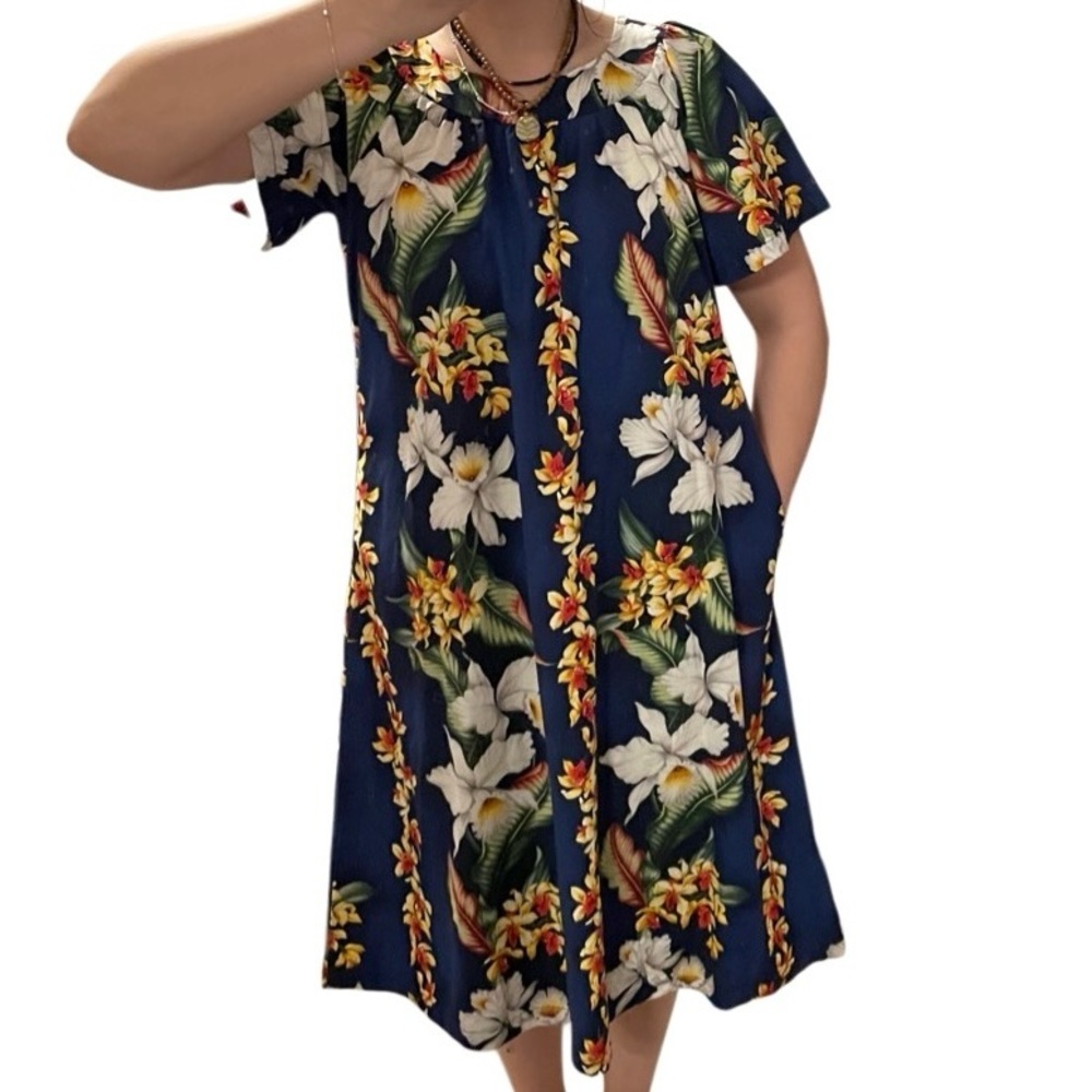 Vintage MD Fashion Floral Hawaiian Midi Dress w/ Short Sleeves • Made in Hawaii